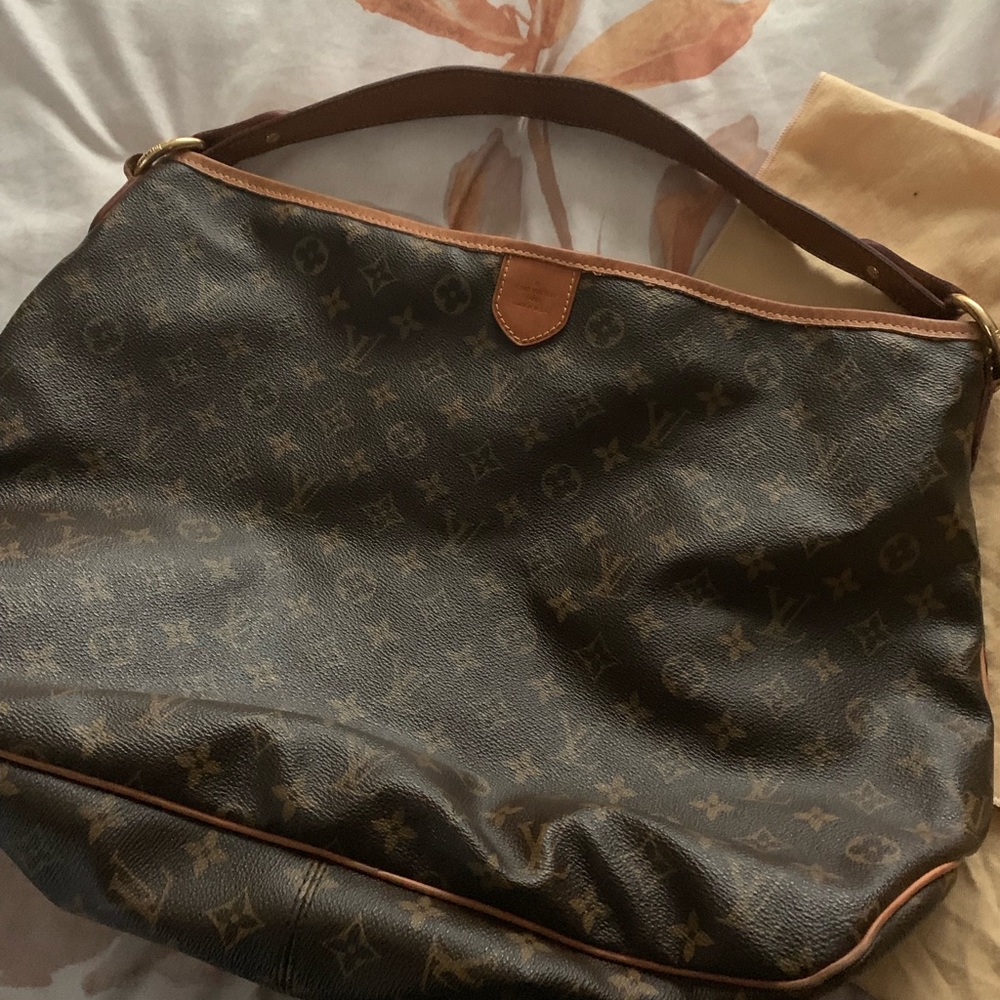 Louis Vuitton Monogram Shoulder Bag size MM - Picture 3 of 6